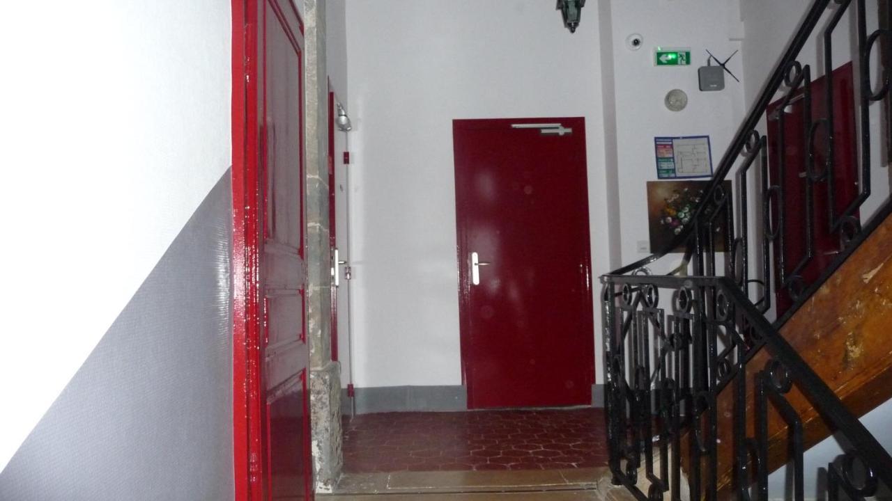 Hotel Du Commerce Semur-en-Auxois Room photo